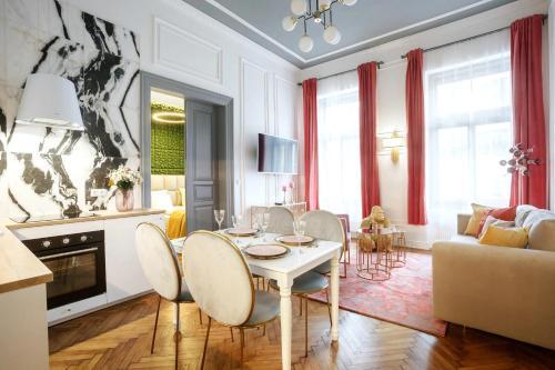 Palace Apartment by Main Station - Premier Room Type - Two-Bedroom Apartment