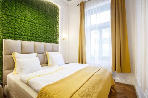 Palace Apartment by Main Station - Premier - Tap to explore photos