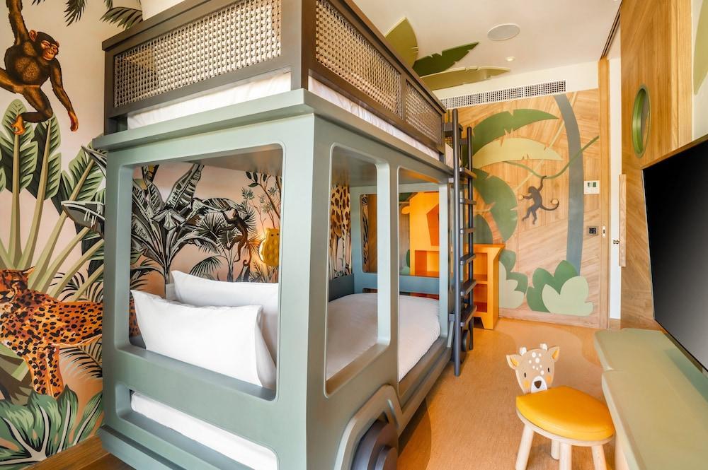 Holiday Inn Resort Samui Bophut Beach, an IHG Hotel Room Type - Suite, Multiple Beds, Balcony (Kids Theme)