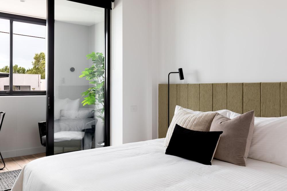 Caroline Serviced Apartments Richmond Room Type - Studio Winter Garden