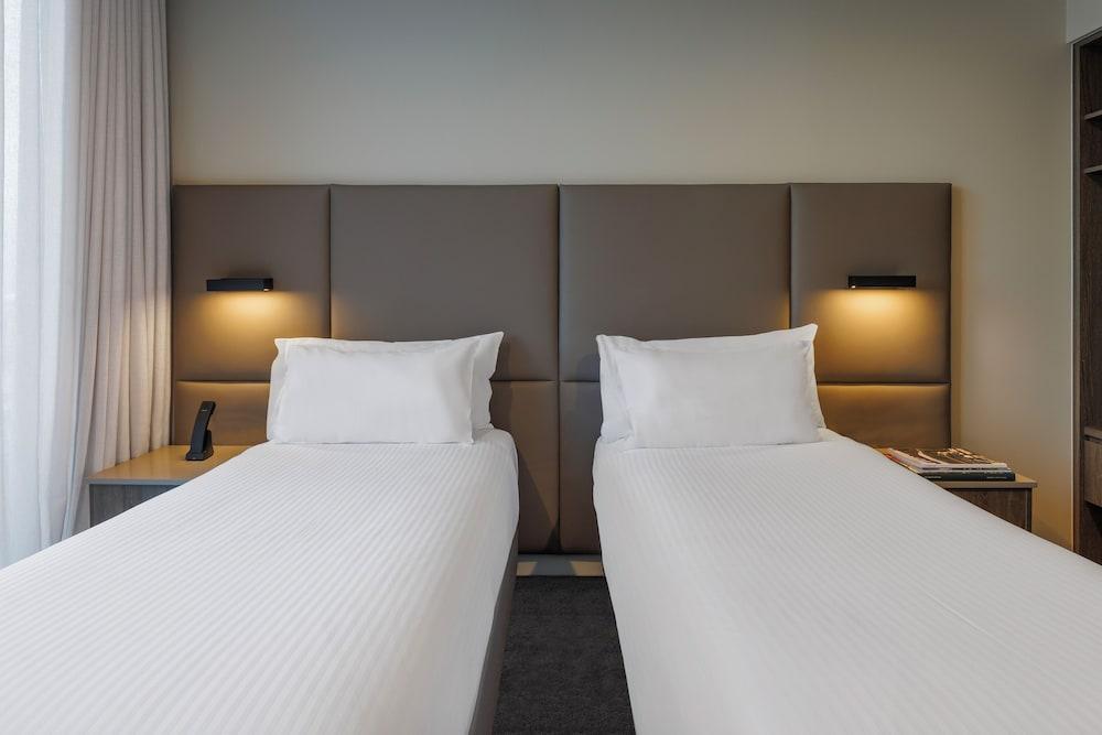 Oakwood Premier, Melbourne Room Type - Deluxe Room Twin