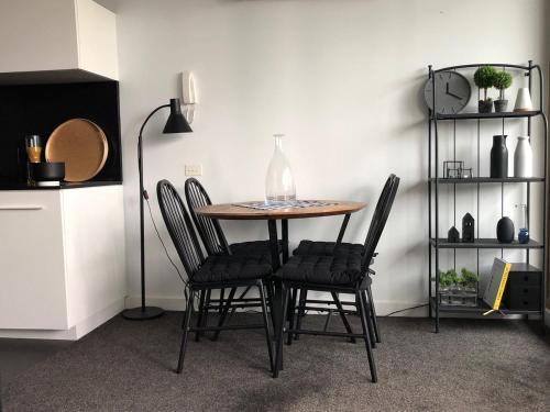 Fantastic Southbank Apartment - Tap to explore photos
