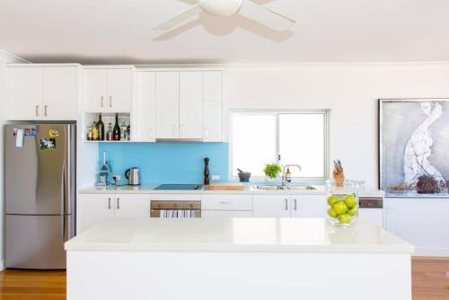 Beachfront Luxury 3 Beds with Ocean View Balcony - Tap to explore photos