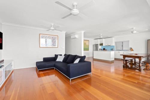 Beachfront Luxury 3 Beds with Ocean View Balcony - Tap to explore photos