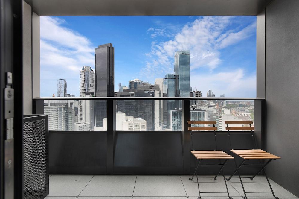 Orange Stay At Melbourne Quarter Room Type - Two Bedroom Two Bathroom Apartment City View Orange Stay At Melbourne Quarter Room Type - Two Bedroom Two Bathroom Apartment City View