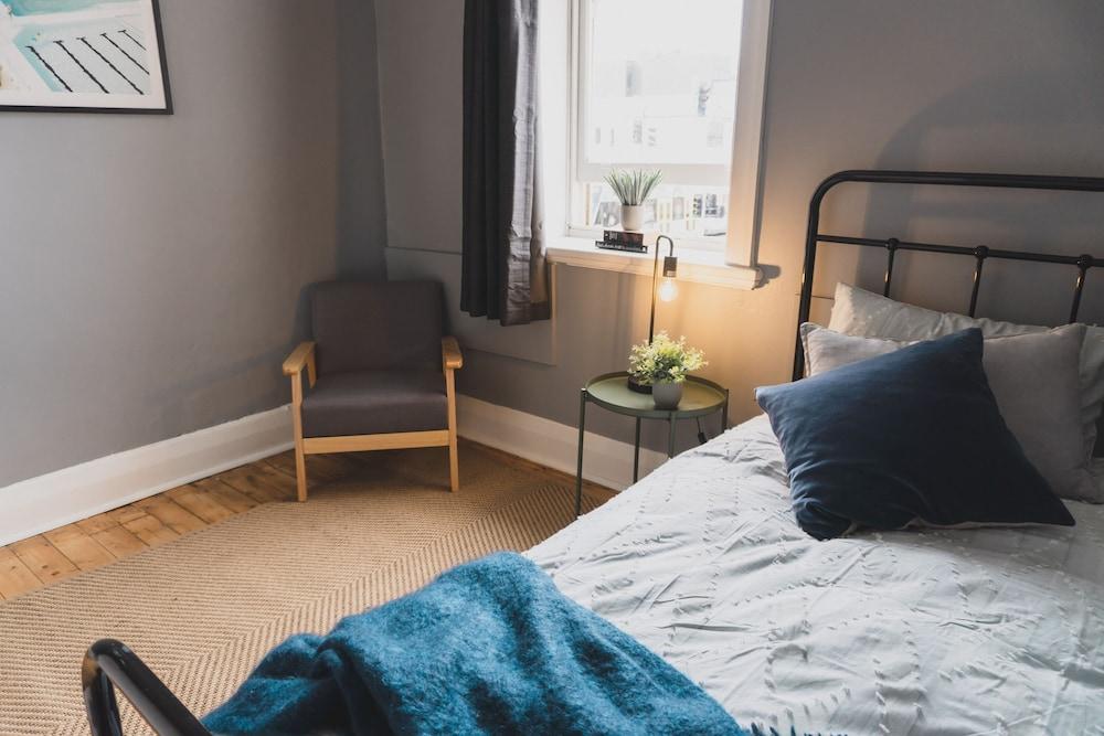 Royal Derby Hotel Room Type - Single Room, Shared Bathroom
