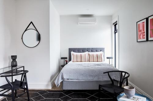Richmond Studio Apt | Close to MCG & Woolworths Room Type - Queen Studio