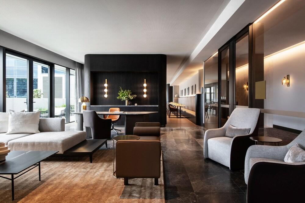 Melbourne Marriott Hotel Docklands - Tap to explore photos