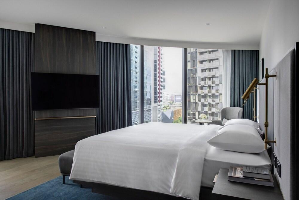 Melbourne Marriott Hotel Docklands Room Type - Club Room, 1 King Bed