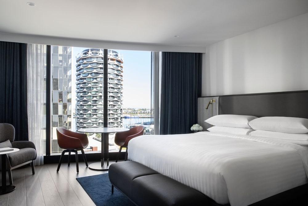 Melbourne Marriott Hotel Docklands - Tap to explore photos