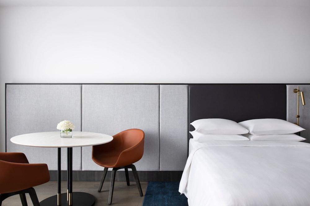 Melbourne Marriott Hotel Docklands Room Type - Club Room, 2 Double Beds