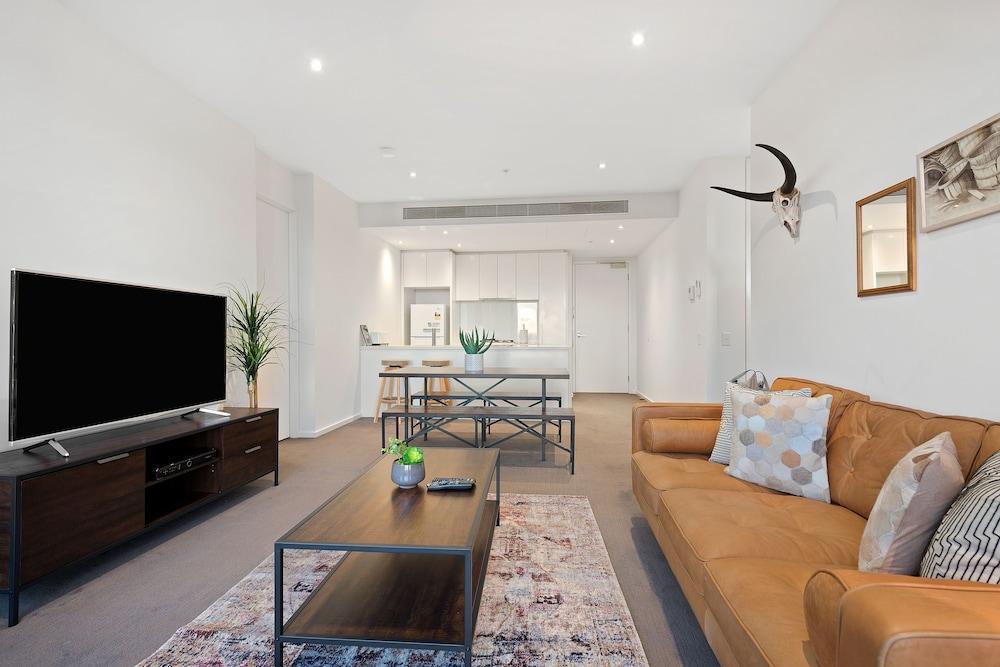 Sanctuary Apartments - Prima Pearl - Tap to explore photos