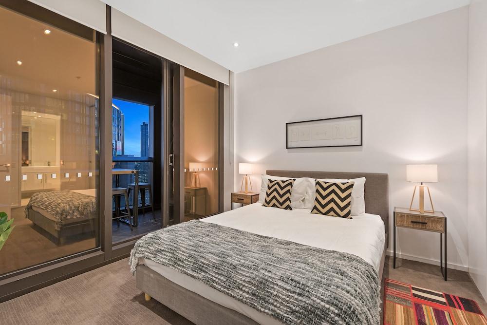 Sanctuary Apartments - Prima Pearl - Tap to explore photos