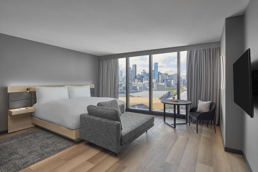 AC Hotel Melbourne Southbank by Marriott Room Type - Premium Room, 1 King Bed, City View