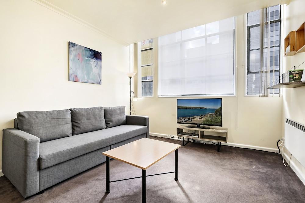 SIENNA, 1BDR South Melbourne Apartment - Tap to explore photos