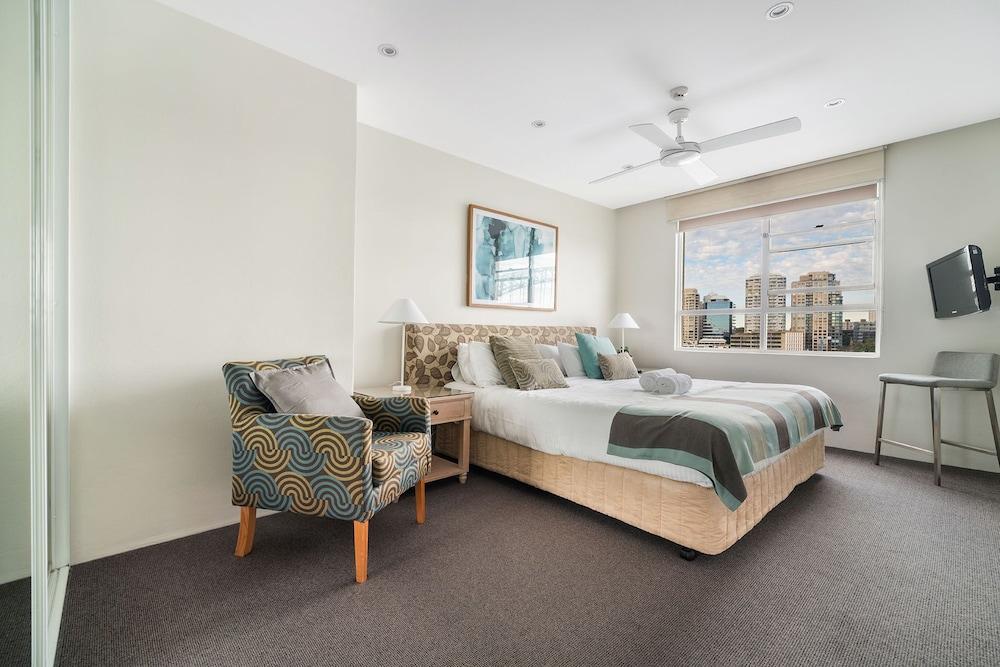 Harbourside 76 in North Sydney Room Type - House
