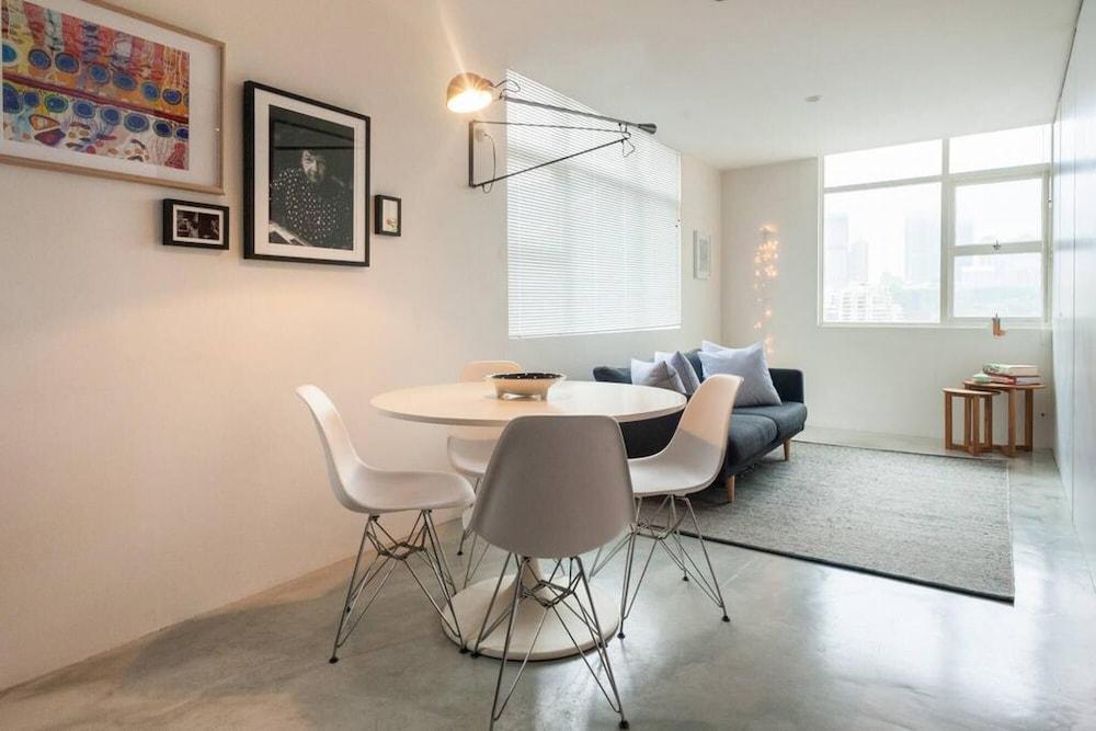 Designer Pad With a View - Tap to explore photos
