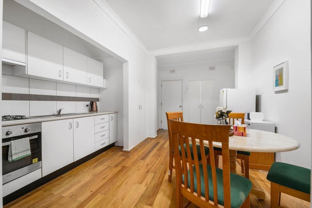 Comfy Darlinghurst Retreat - Tap to explore photos
