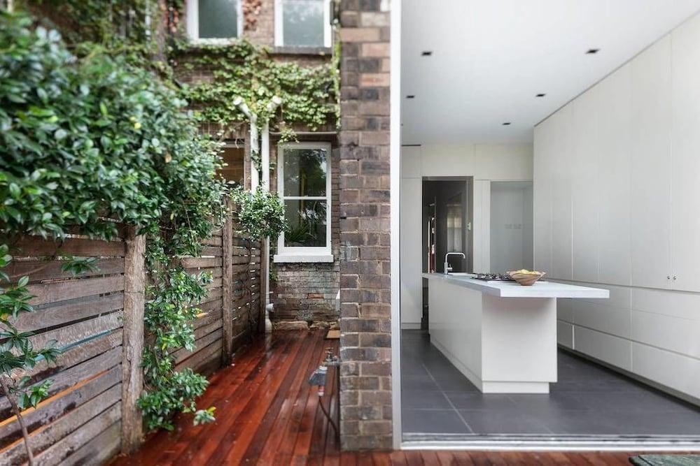 European Elegance in Darlinghurst - Tap to explore photos