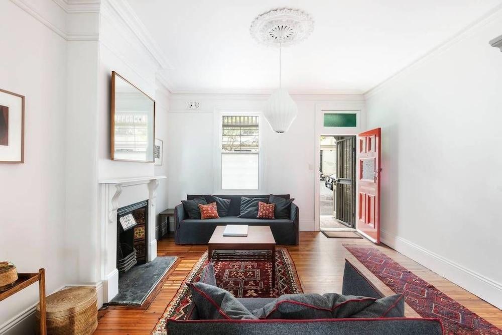 European Elegance in Darlinghurst - Tap to explore photos
