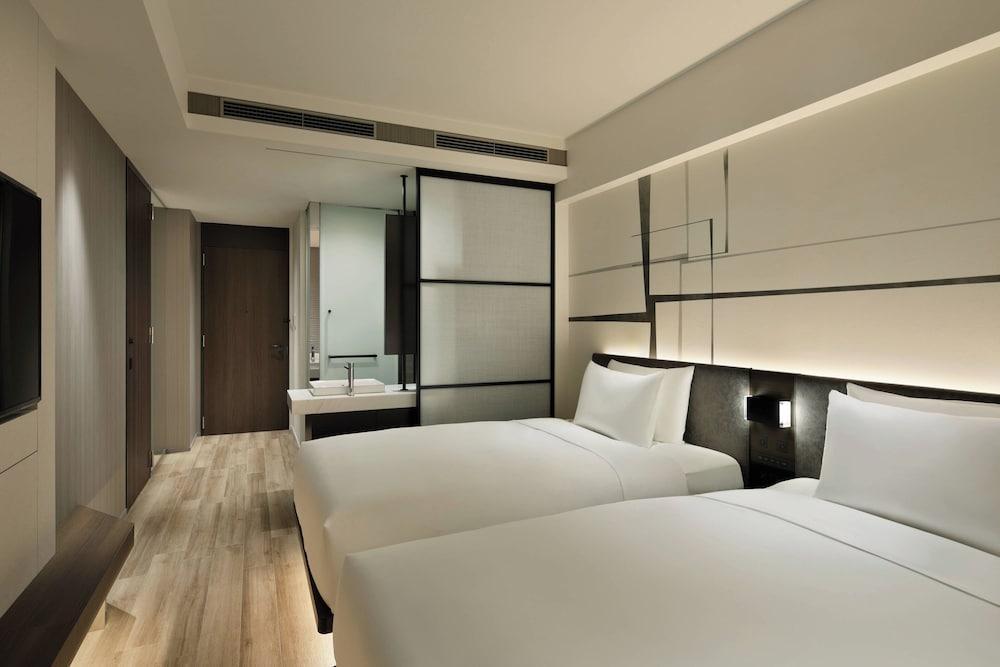 AC Hotel Tokyo Ginza by Marriott Room Type - Standard Room, 2 Twin Beds