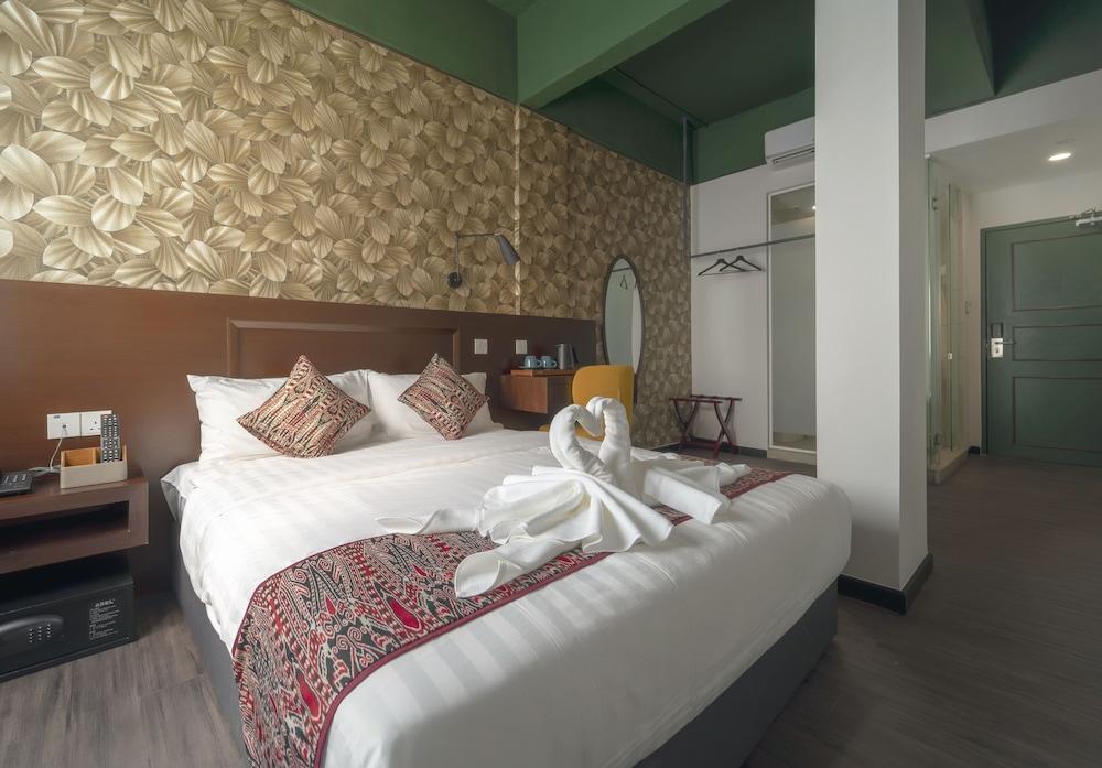 East Riverine Boutique Hotel Room Type - Deluxe Queen Room with Entertainment Channels