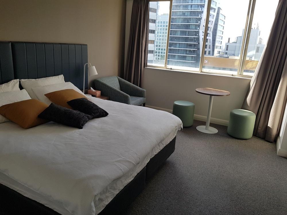 Chatswood Hotel In Mantra Building - Tap to explore photos