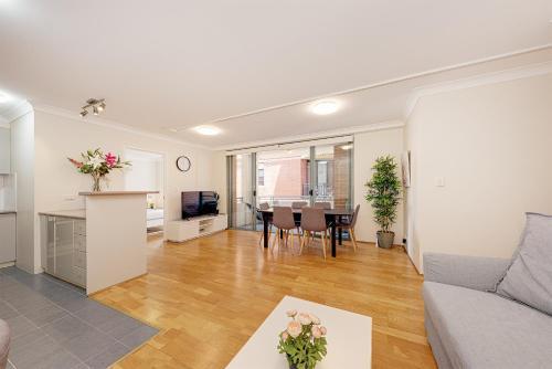 Spacious & Cosy 2 Bedroom Apartment in Darling Harbour - Tap to explore photos