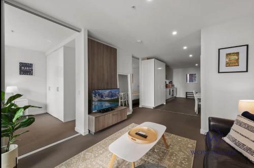 WOW Apartment on Spencer Room Type - Two-Bedroom Apartment with Balcony WOW Apartment on Spencer Room Type - Two-Bedroom Apartment with Balcony