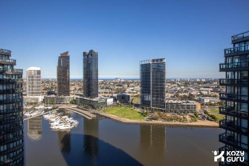 KozyGuru | Docklands | High Level Waterview | 1 Bed Apt | Vdo883