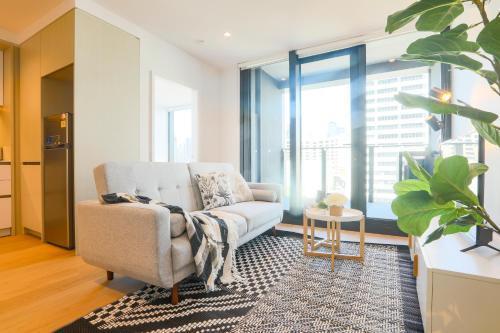 KozyGuru | Docklands | Modern 1 Bed Apt Room Type - One-Bedroom Apartment