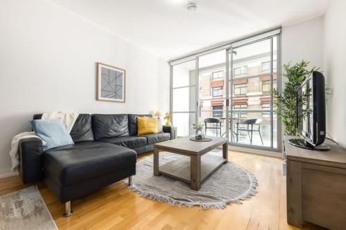 A Modern & Stylish Studio Next to Darling Harbour Room Type - Apartment
