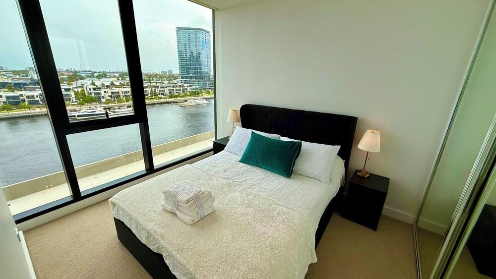 Yarra Accommodation Room Type - Apartment, 2 Bedrooms, River View Yarra Accommodation Room Type - Apartment, 2 Bedrooms, River View