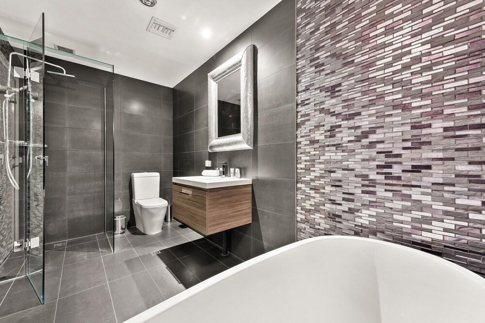 StayCentral - Moonee Ponds Penthouse - Tap to explore photos