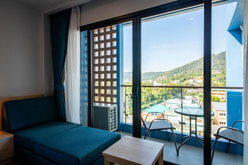 Golden Paradise Hotel Room Type - Deluxe Double or Twin Room