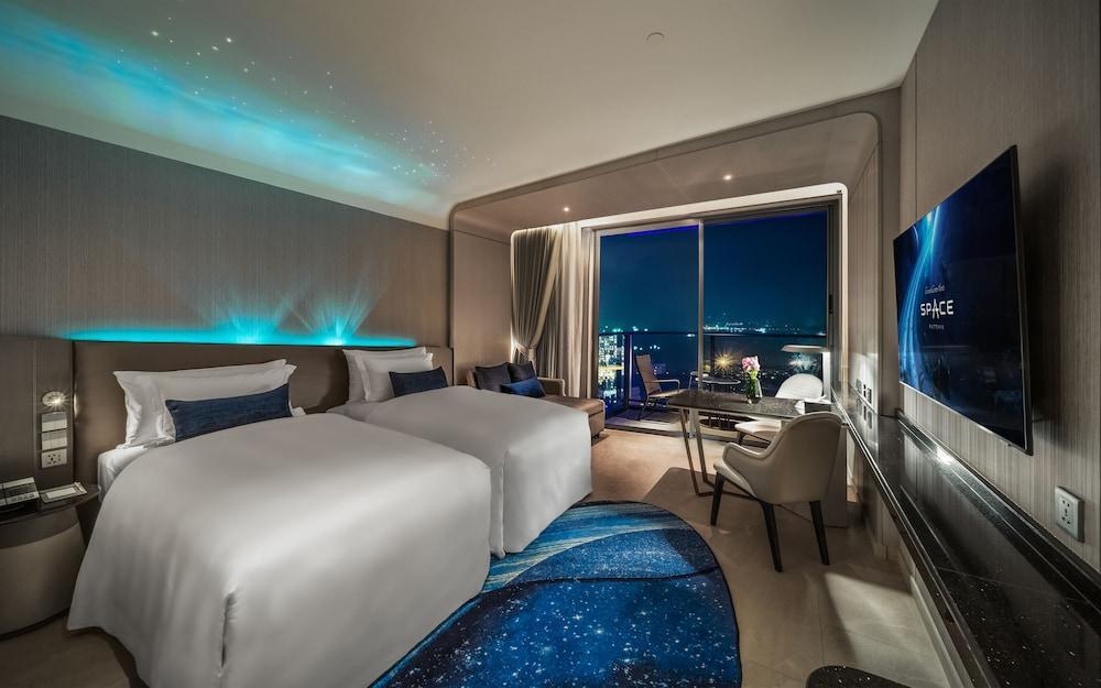 Grande Centre Point Space Pattaya Room Type - Space Deluxe Twin