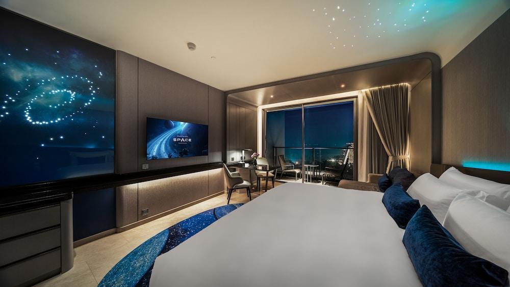 Grande Centre Point Space Pattaya Room Type - Space Deluxe King