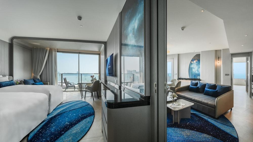 Grande Centre Point Space Pattaya Room Type - Space Suite Connex