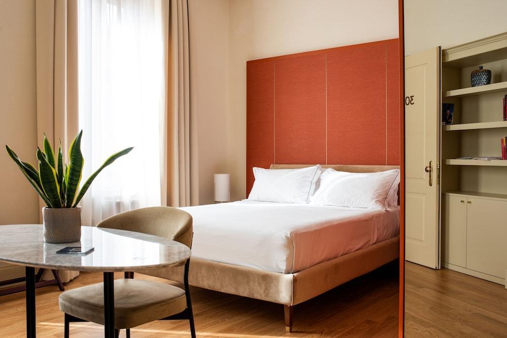 Sentho Roma Room Type - Deluxe room with balcony