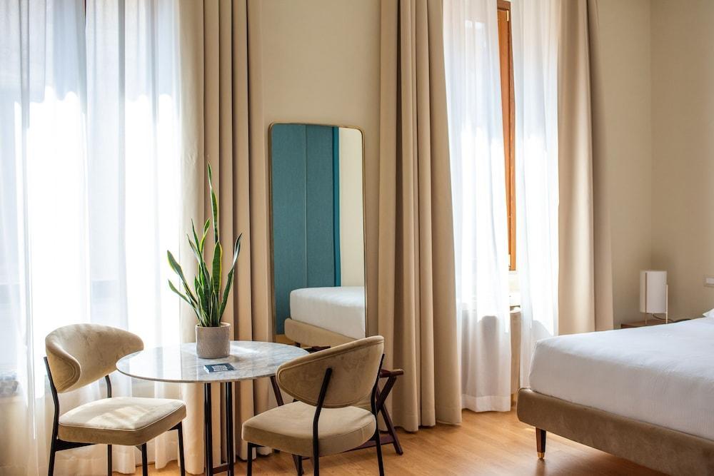 Sentho Roma Room Type - Deluxe Room