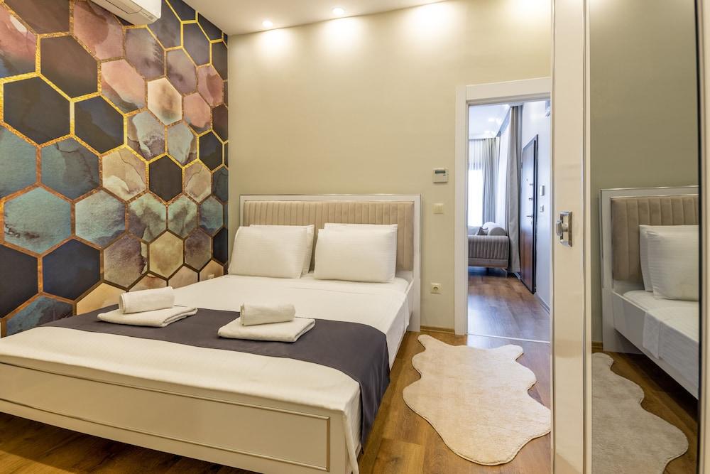 BayMari Suites Plus Florya - Tap to explore photos