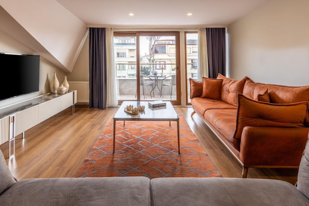 BayMari Suites Plus Florya Room Type - Luxury Apartment, 3 Bedrooms, Terrace, Pool View BayMari Suites Plus Florya Room Type - Luxury Apartment, 3 Bedrooms, Terrace, Pool View