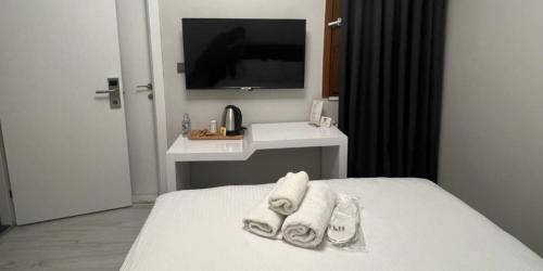 Taksim Leon's Hotel Cafe & Spa - Tap to explore photos
