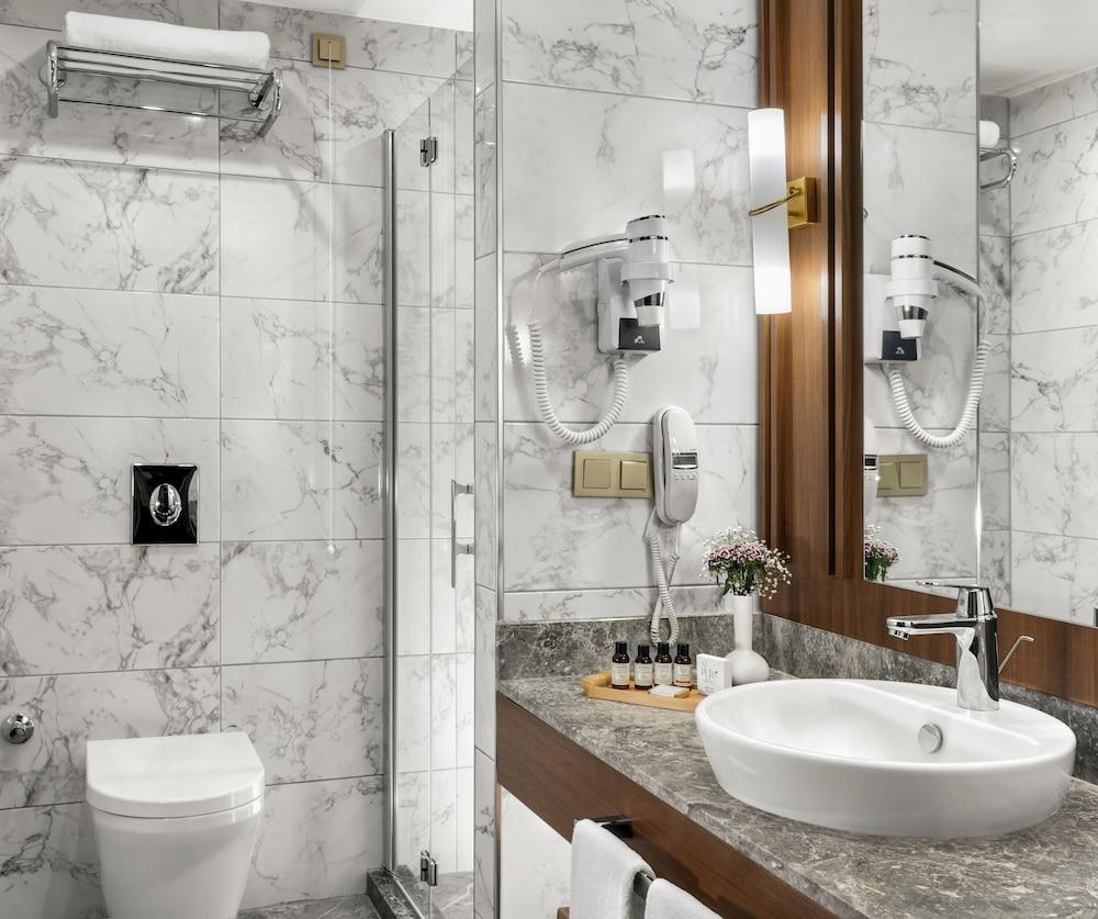 Aspera Hotel Golden Horn - Tap to explore photos