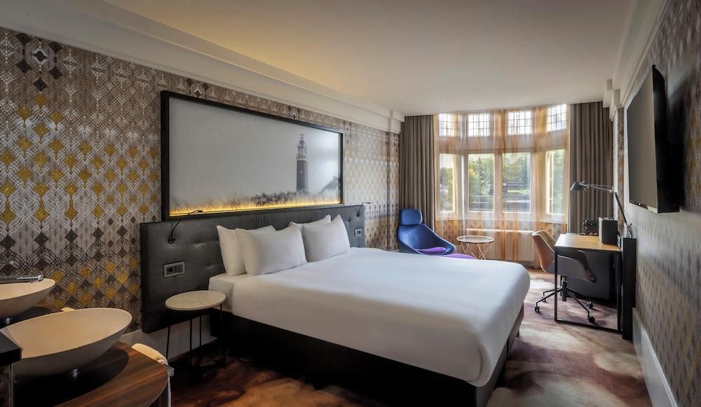 Clayton Hotel Amsterdam American Room Type - Deluxe Double Room, Canal View