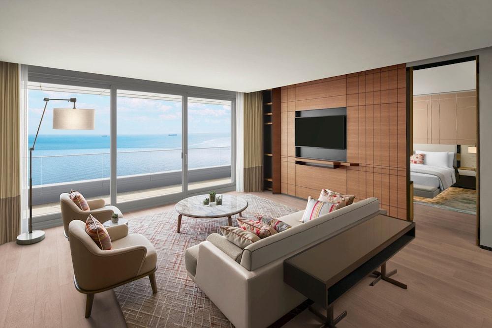 JW Marriott Hotel Istanbul Marmara Sea Room Type - Executive Suite, Executive lounge access, 1 King, Sea view, Balcony JW Marriott Hotel Istanbul Marmara Sea Room Type - Executive Suite, Executive lounge access, 1 King, Sea view, Balcony