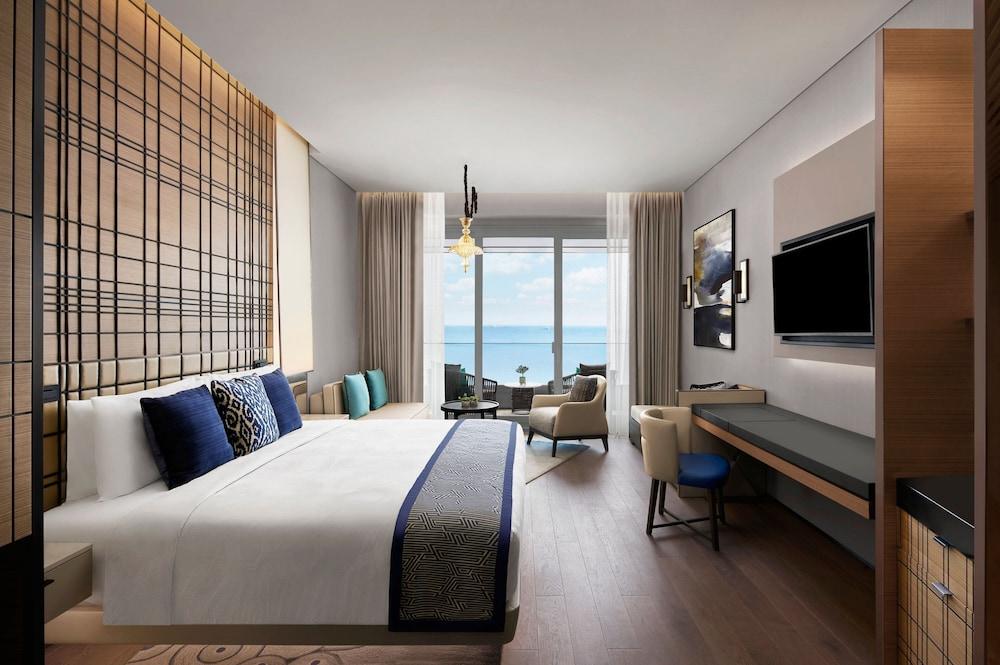 JW Marriott Hotel Istanbul Marmara Sea Room Type - Deluxe Sea View, Guest room, 1 King, Balcony