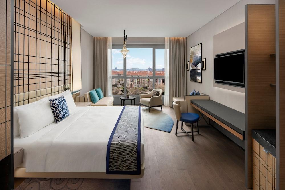 JW Marriott Hotel Istanbul Marmara Sea Room Type - Deluxe City View, Guest Room, 1 King JW Marriott Hotel Istanbul Marmara Sea Room Type - Deluxe City View, Guest Room, 1 King