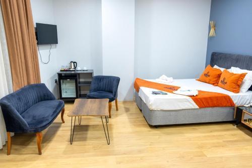 ZOOM HOTEL Room Type - Standard Double Room