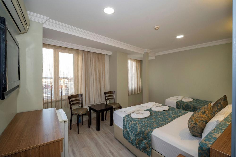 Hotel Simper Room Type - Standard Triple Room